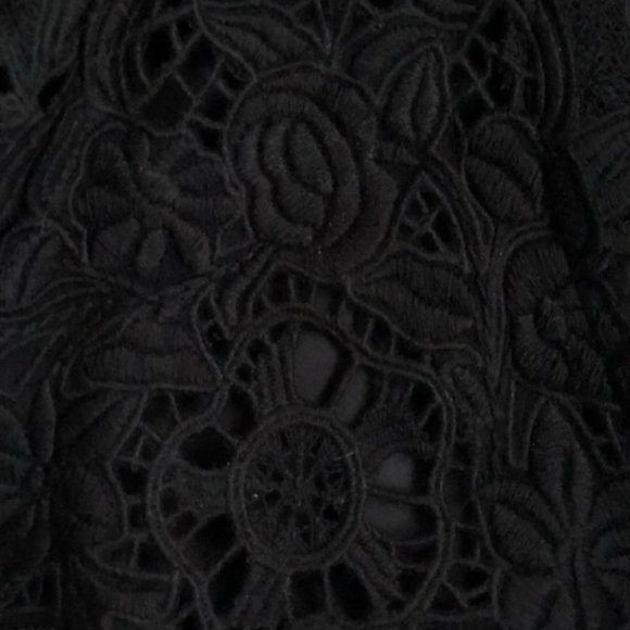 Elie Tahari black lace skirt - Picture 6 of 6